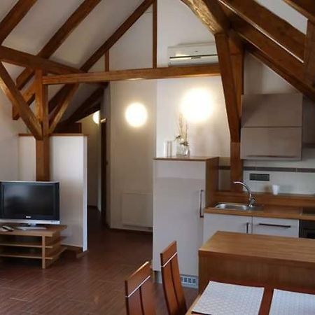 Domecek Milevsko Hotel ภายนอก รูปภาพ